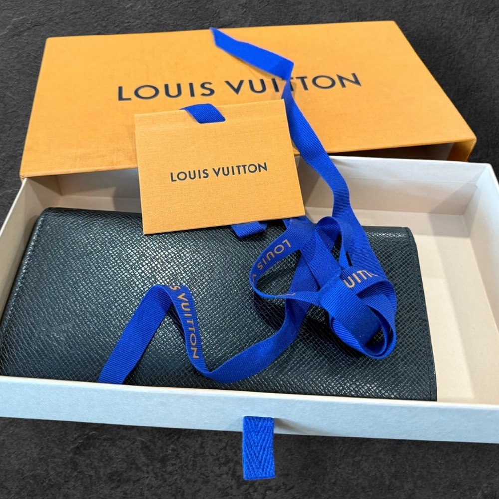 LOUIS VUITTON M32644 Taiga Porte Feuille Long Wallet Card Holder In Black NWOT